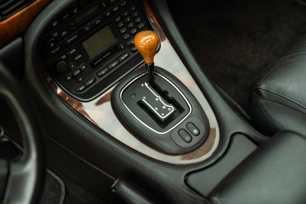 Jaguar XJ for sale | 2000 JAGUAR XJR - Image 50