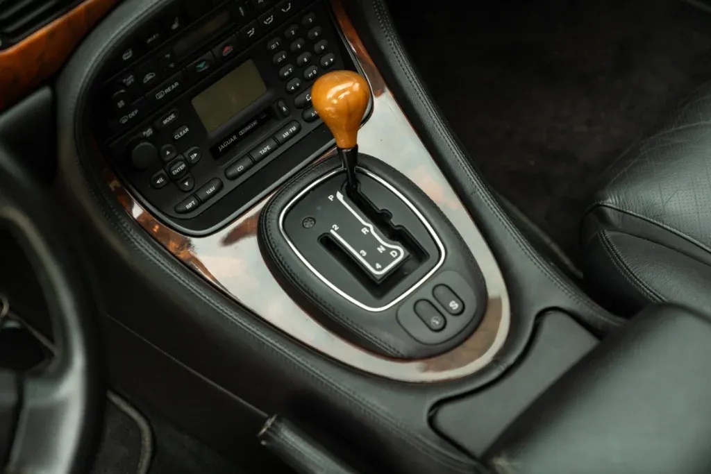 Jaguar XJ for sale | 2000 JAGUAR XJR - Image 49