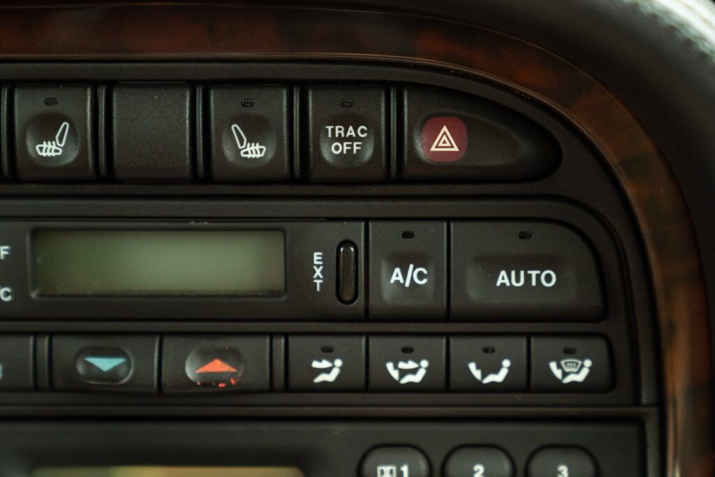 Jaguar XJ for sale | 2000 JAGUAR XJR - Image 53