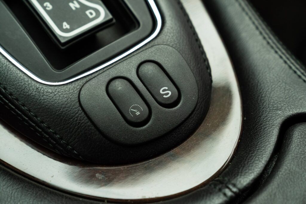 Jaguar XJ for sale | 2000 JAGUAR XJR - Image 54