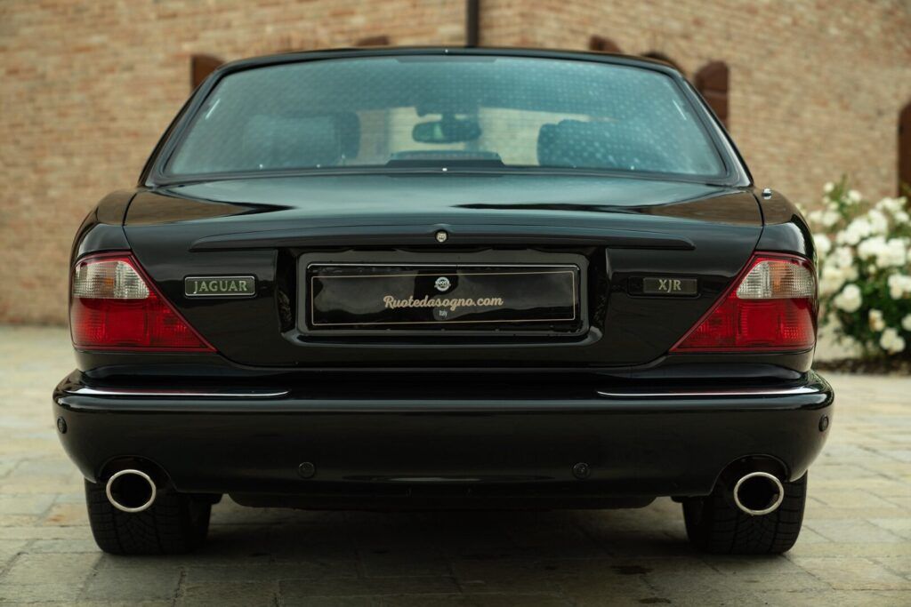 Jaguar XJ for sale | 2000 JAGUAR XJR - Image 9