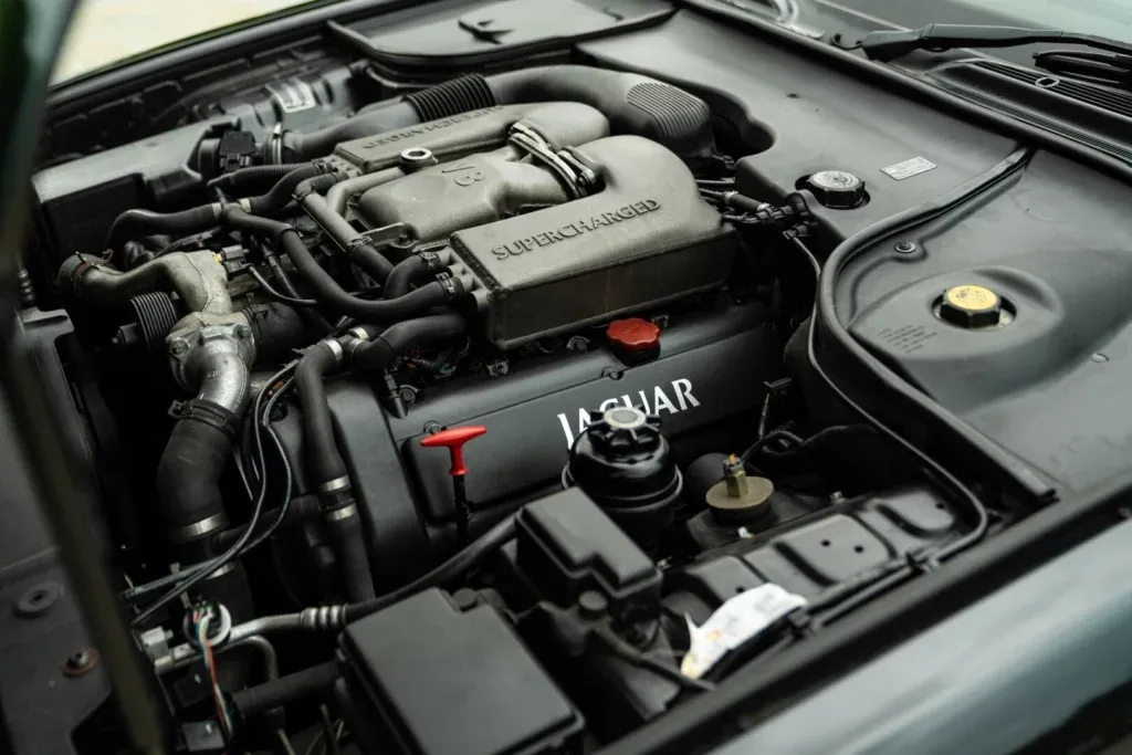 Jaguar XJ for sale | 2000 JAGUAR XJR - Image 70