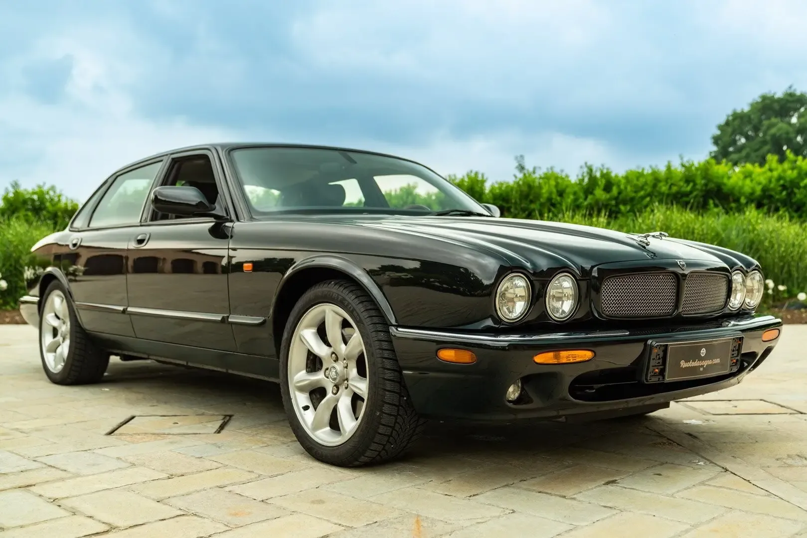 Jaguar XJ for sale | 2000 JAGUAR XJR - Image 10