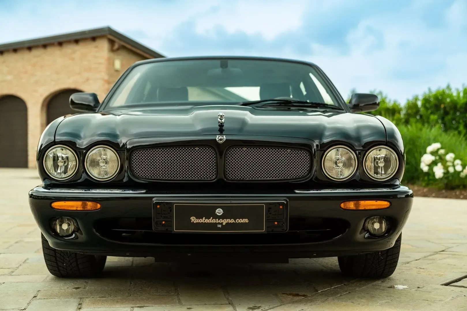 Jaguar XJ for sale | 2000 JAGUAR XJR - Image 3