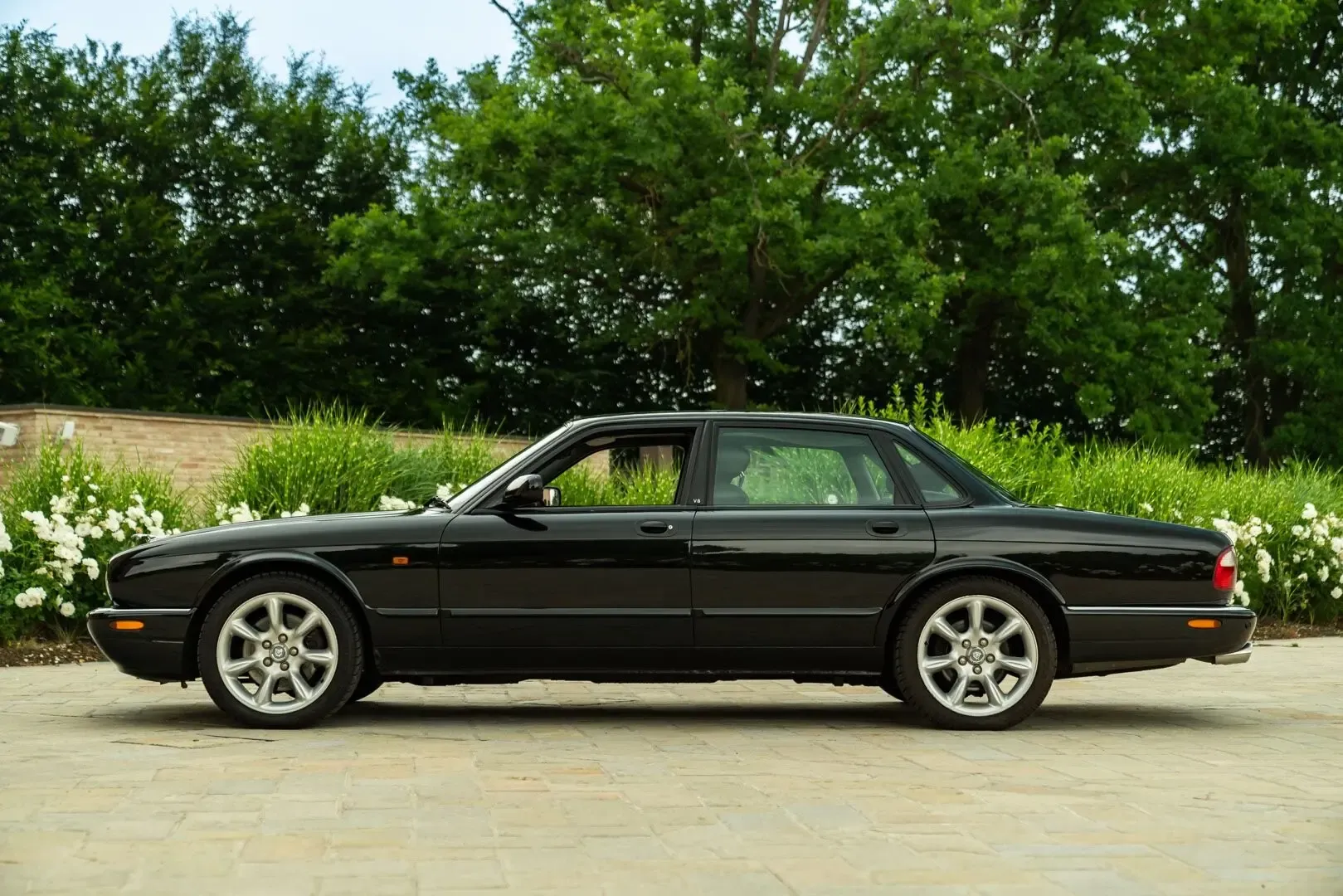 Jaguar XJ for sale | 2000 JAGUAR XJR - Image 14