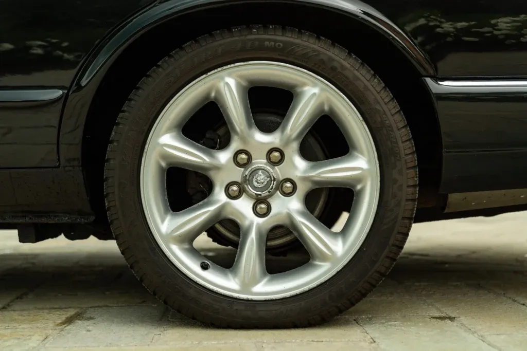 Jaguar XJ for sale | 2000 JAGUAR XJR - Image 22