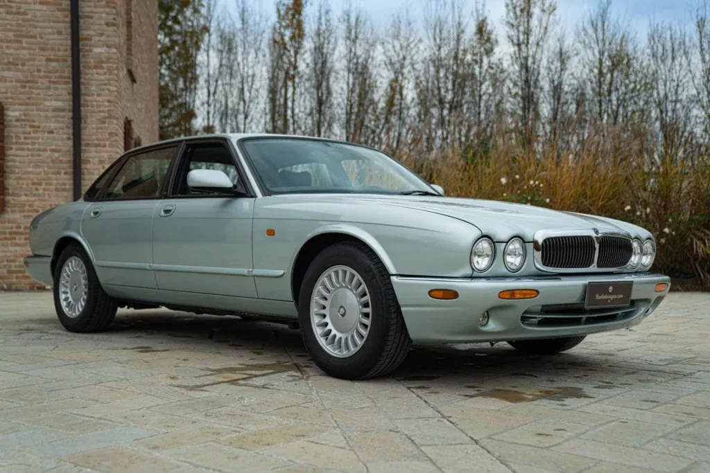 Jaguar XJ8 for sale | 1997 JAGUAR XJ8 3.2 - Image 2