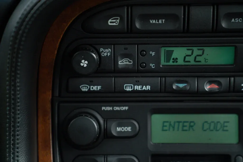 Jaguar XJ8 for sale | 1997 JAGUAR XJ8 3.2 - Image 49