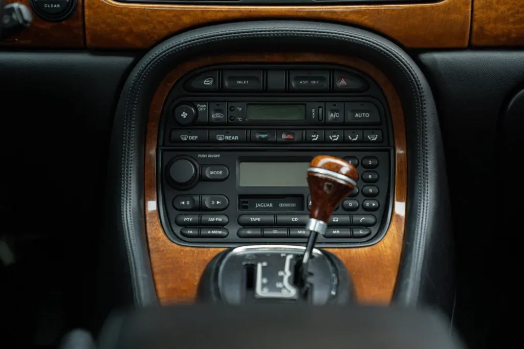 Jaguar XJ8 for sale | 1997 JAGUAR XJ8 3.2 - Image 63