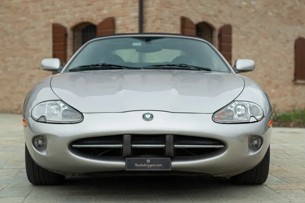 Jaguar XK8 for sale | 2000 JAGUAR XK8 SPIDER - Image 4