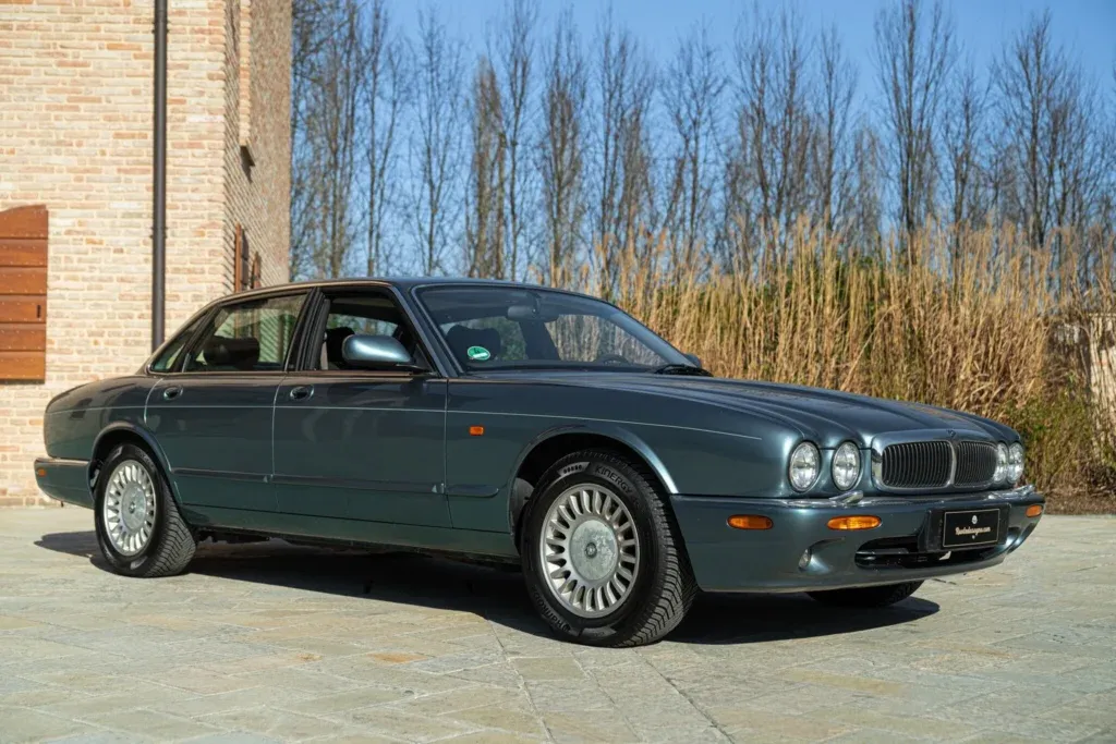 Jaguar XJ8 for sale | 1997 JAGUAR XJ8 3.2 EXECUTIVE - Image 2