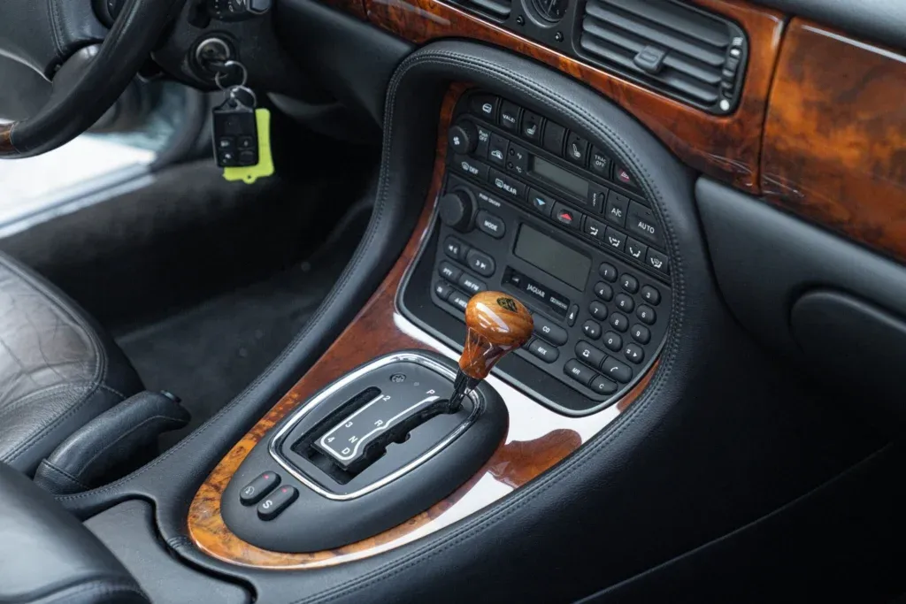 Jaguar XJ8 for sale | 1997 JAGUAR XJ8 3.2 EXECUTIVE - Image 40