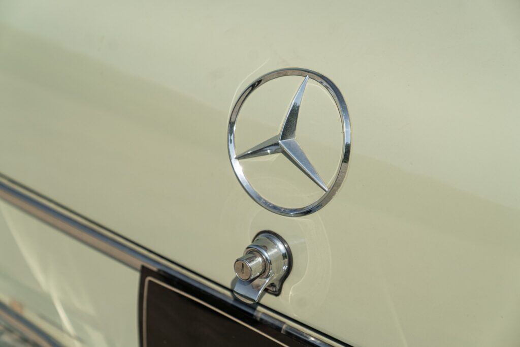 Mercedes-Benz Fintail (Heckflosse) for sale | 1966 MERCEDES-BENZ 200 CODINE - Image 17