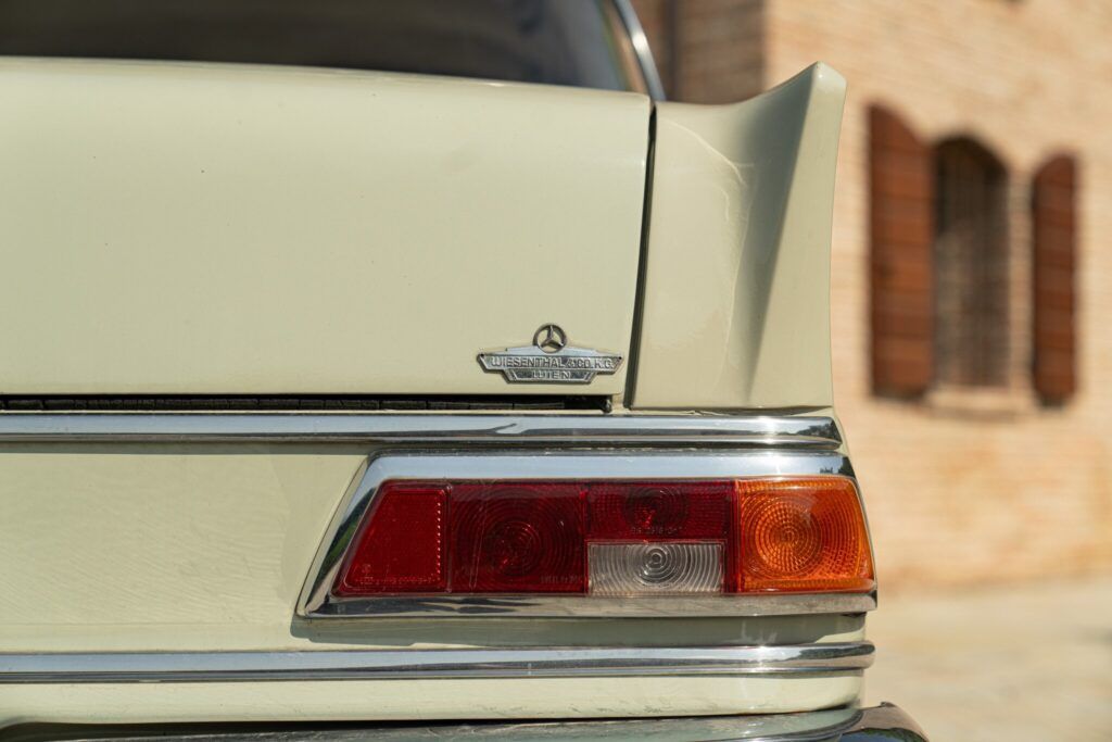 Mercedes-Benz Fintail (Heckflosse) for sale | 1966 MERCEDES-BENZ 200 CODINE - Image 19