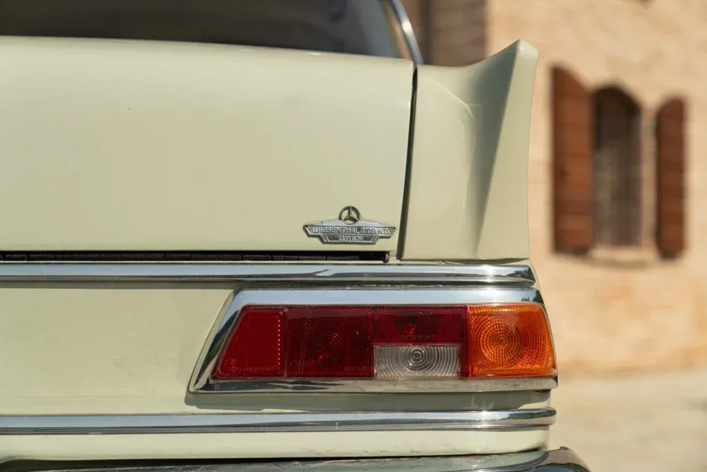 Mercedes-Benz Fintail (Heckflosse) for sale | 1966 MERCEDES-BENZ 200 CODINE - Image 19