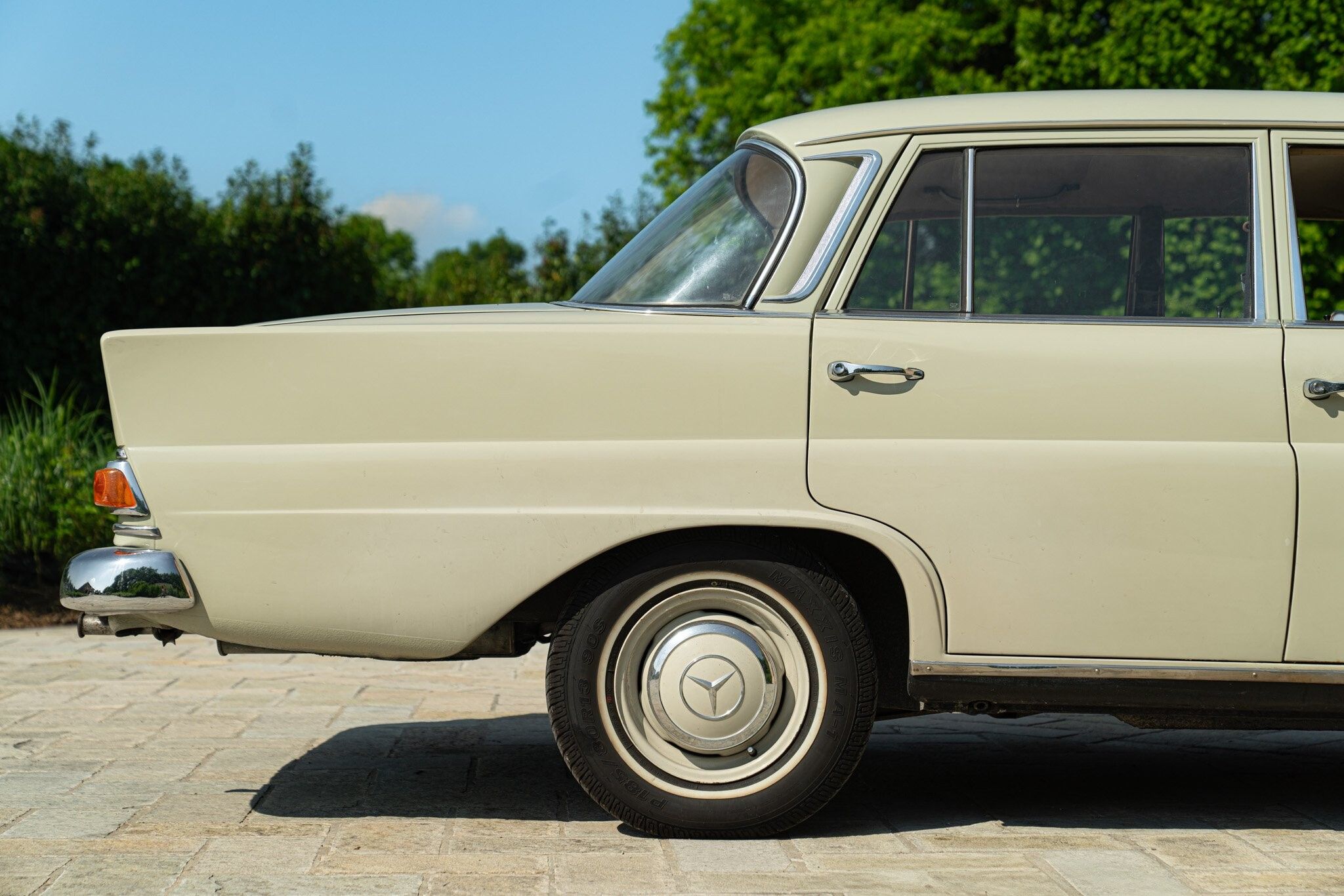 Mercedes-Benz Fintail (Heckflosse) for sale | 1966 MERCEDES-BENZ 200 CODINE - Image 28