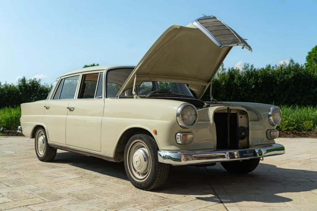 Mercedes-Benz Fintail (Heckflosse) for sale | 1966 MERCED-BENZ 200 CODINE - Image 56