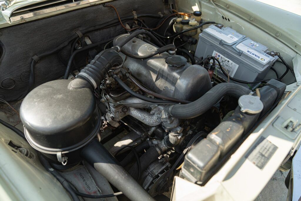 Mercedes-Benz Fintail (Heckflosse) for sale | 1966 MERCEDES-BENZ 200 CODINE - Image 61