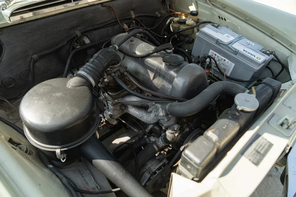 Mercedes-Benz Fintail (Heckflosse) for sale | 1966 MERCED-BENZ 200 CODINE - Image 62