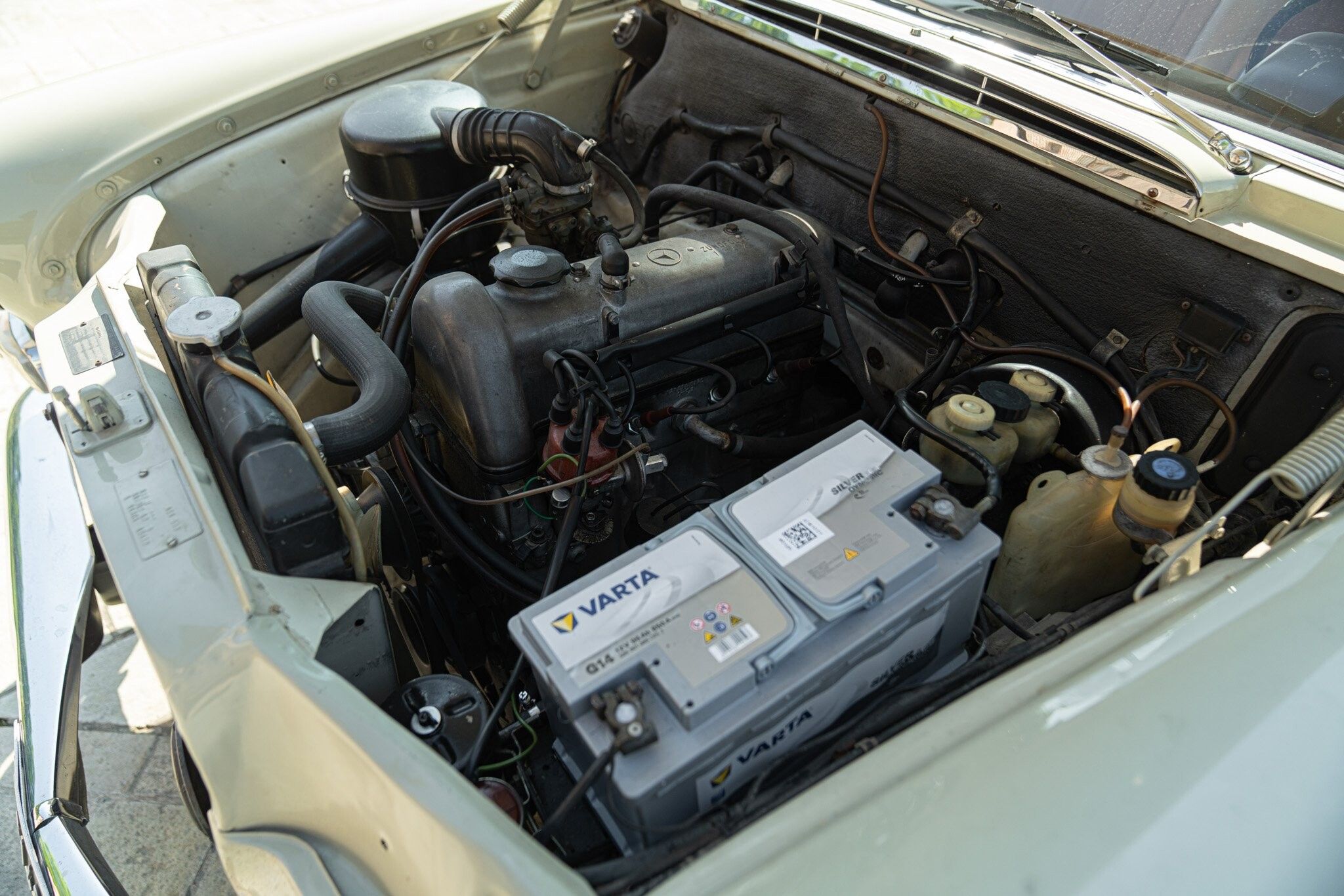 Mercedes-Benz Fintail (Heckflosse) for sale | 1966 MERCEDES-BENZ 200 CODINE - Image 64