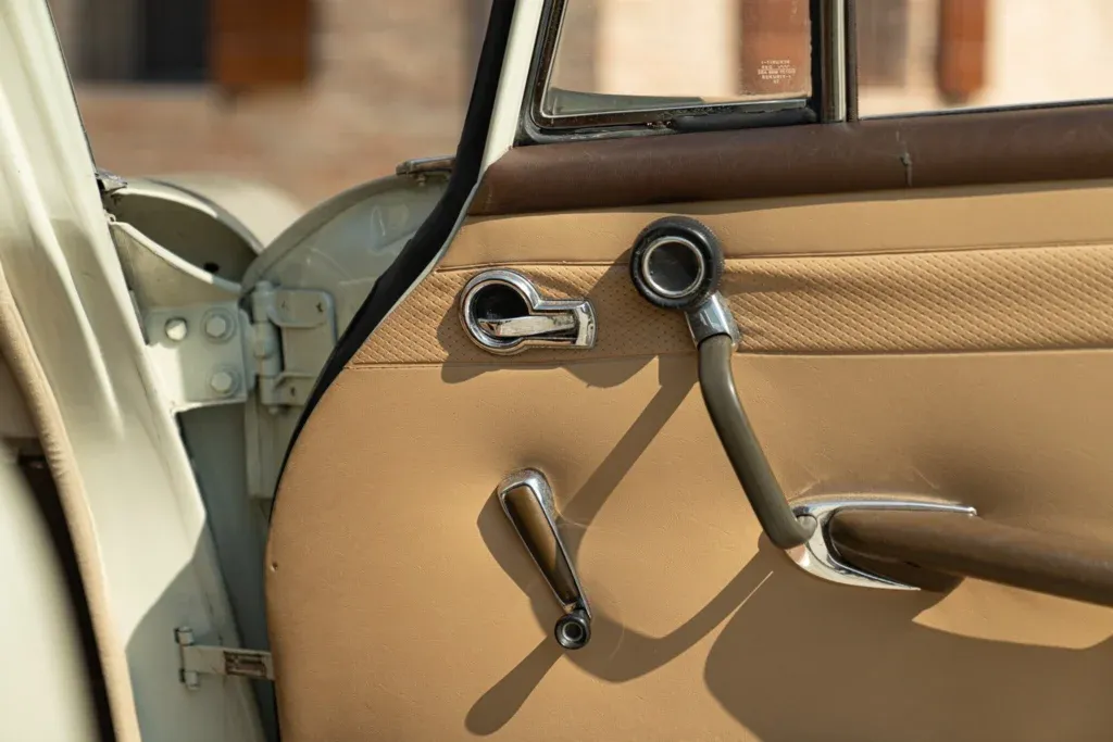 Mercedes-Benz Fintail (Heckflosse) for sale | 1966 MERCED-BENZ 200 CODINE - Image 30