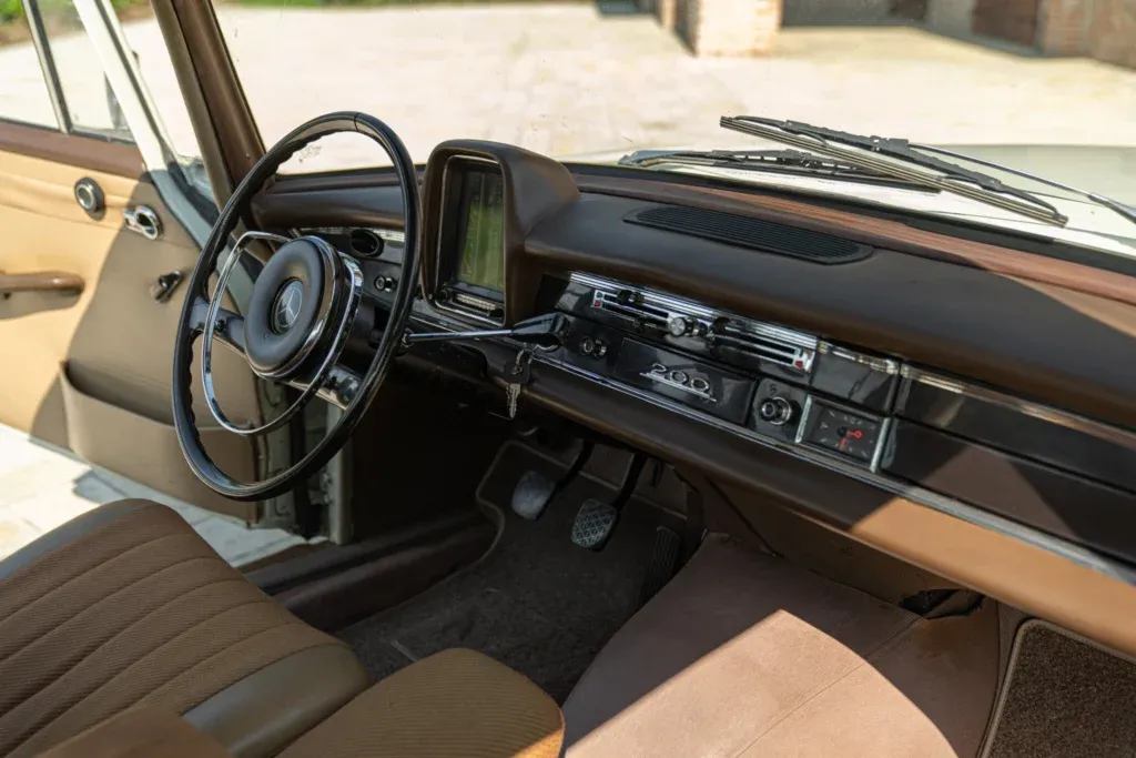 Mercedes-Benz Fintail (Heckflosse) for sale | 1966 MERCEDES-BENZ 200 CODINE - Image 38