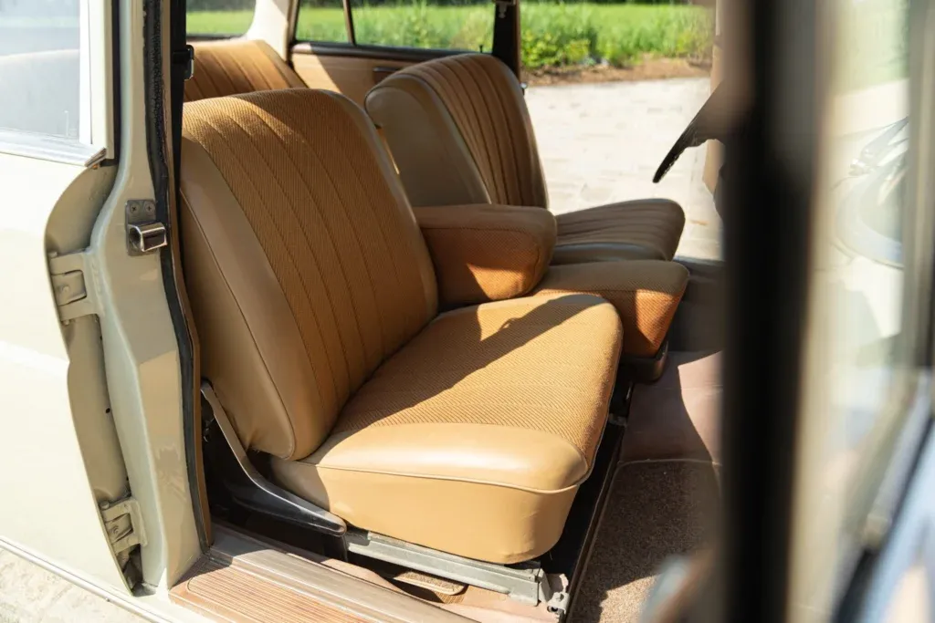 Mercedes-Benz Fintail (Heckflosse) for sale | 1966 MERCED-BENZ 200 CODINE - Image 40