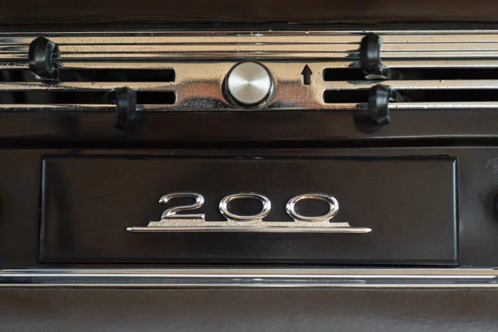 Mercedes-Benz Fintail (Heckflosse) for sale | 1966 MERCEDES-BENZ 200 CODINE - Image 48