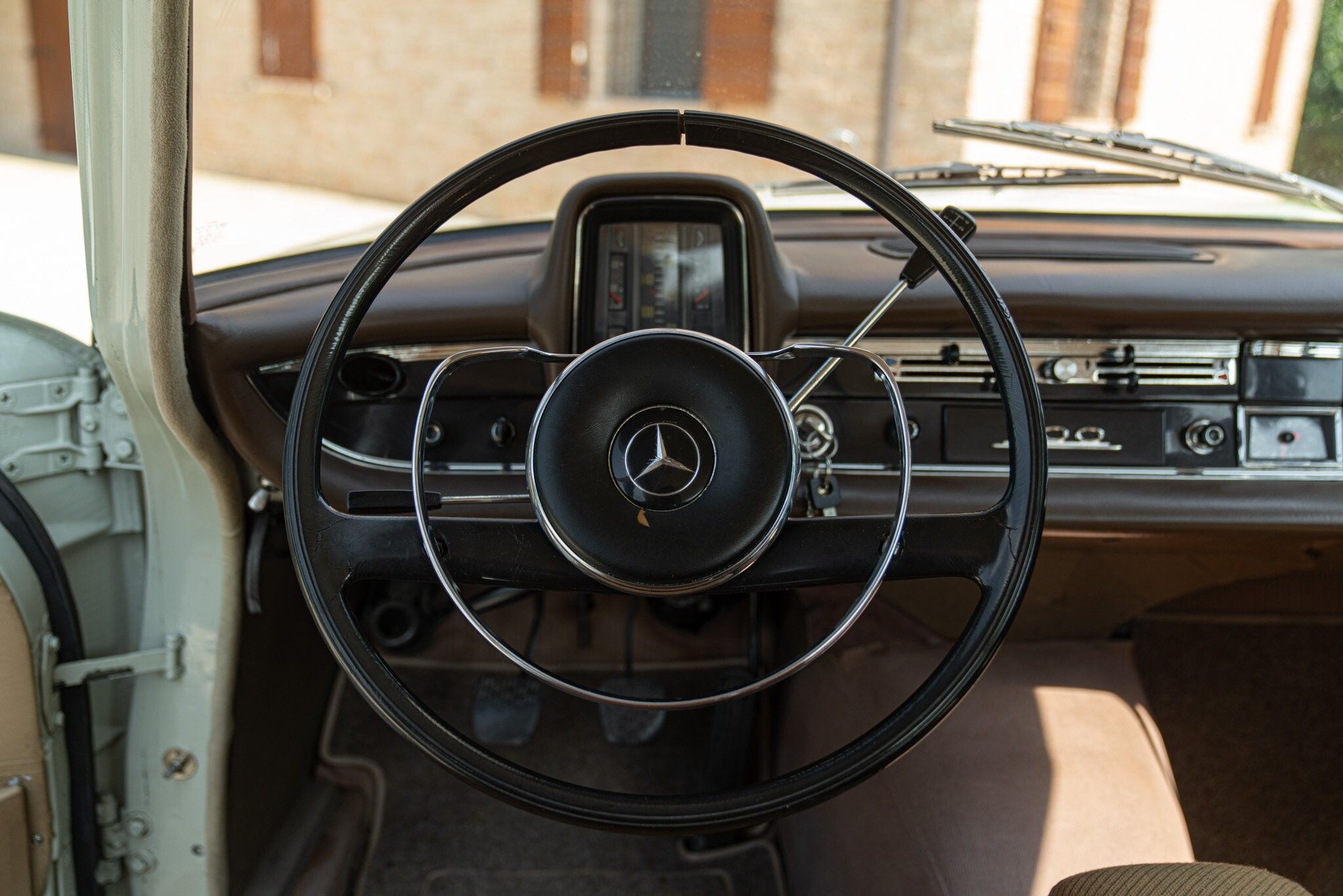 Mercedes-Benz Fintail (Heckflosse) for sale | 1966 MERCEDES-BENZ 200 CODINE - Image 54