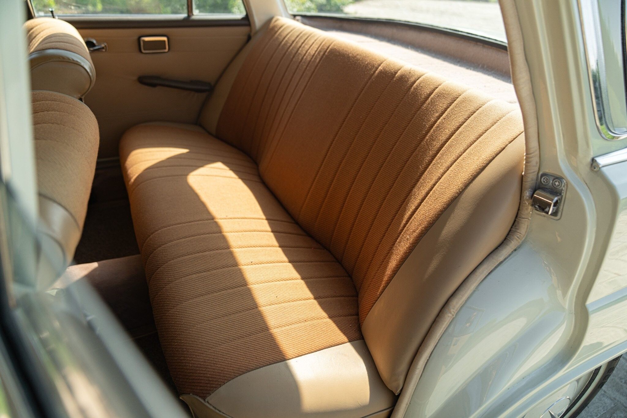 Mercedes-Benz Fintail (Heckflosse) for sale | 1966 MERCEDES-BENZ 200 CODINE - Image 31