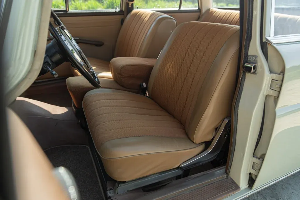 Mercedes-Benz Fintail (Heckflosse) for sale | 1966 MERCEDES-BENZ 200 CODINE - Image 36