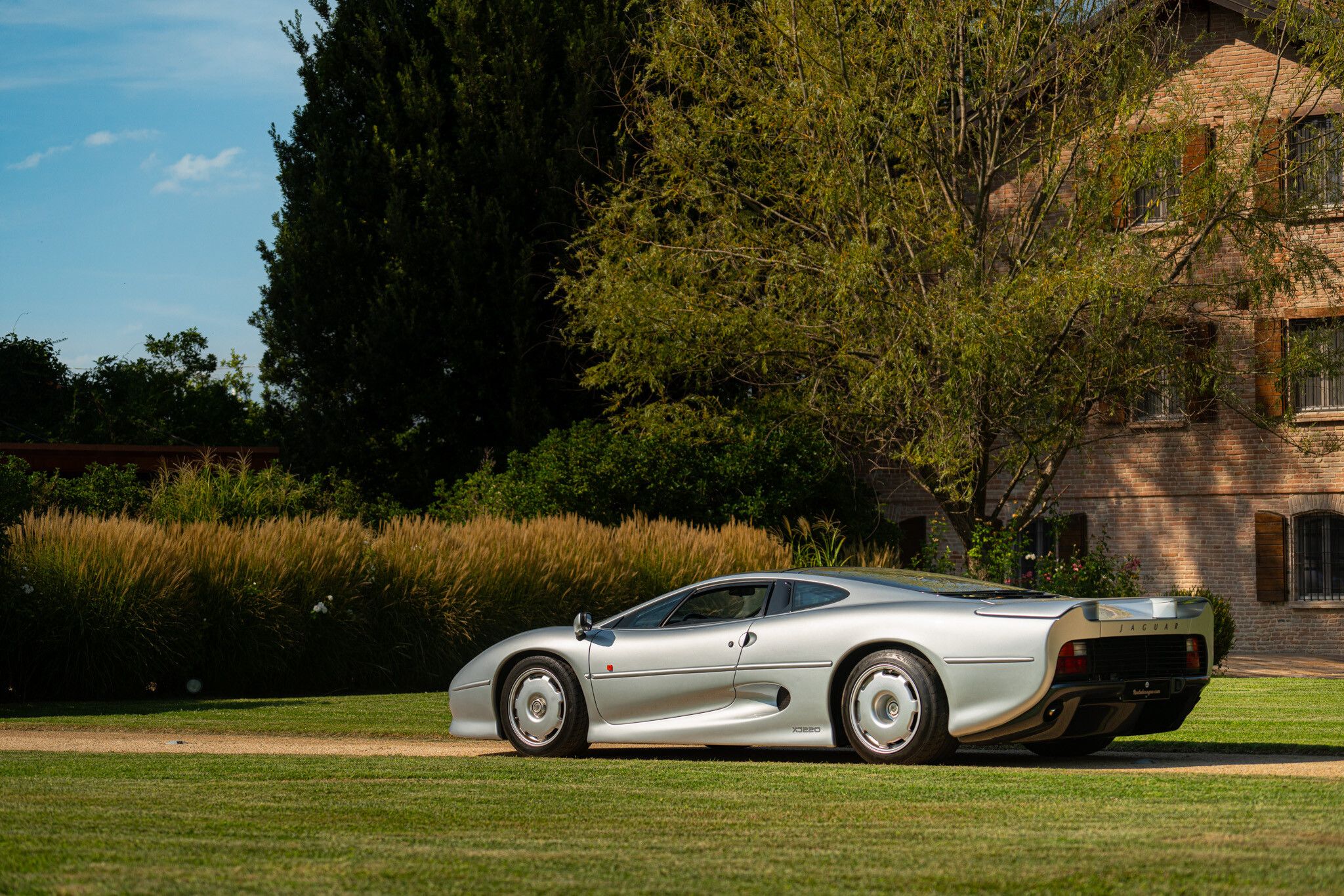 Jaguar XJ220 for sale | 1993 Jaguar XJ 220 - Image 9