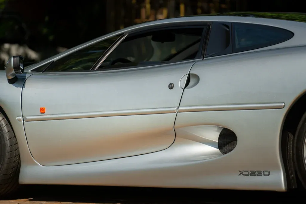 Jaguar XJ220 for sale | 1993 Jaguar XJ 220 - Image 24