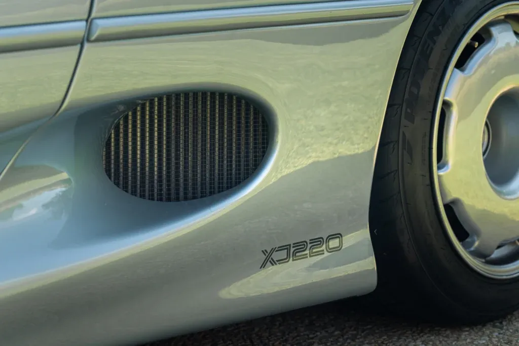 Jaguar XJ220 for sale | 1993 Jaguar XJ 220 - Image 29