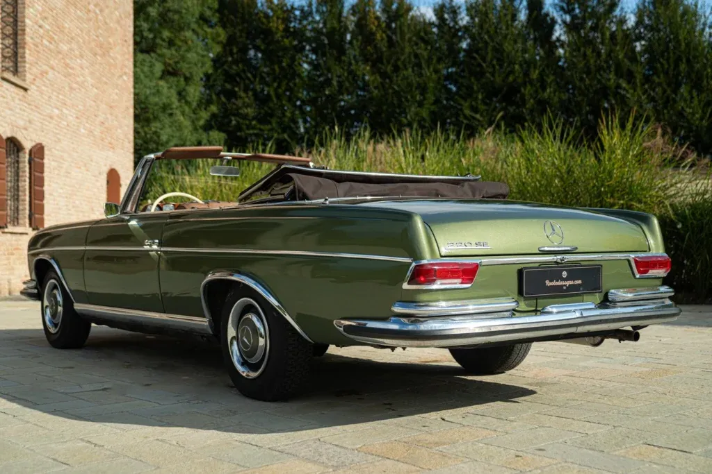Mercedes-Benz Fintail (Heckflosse) for sale | 1964 MERCEDES-BENZ 220 SE CABRIOLET - Image 9