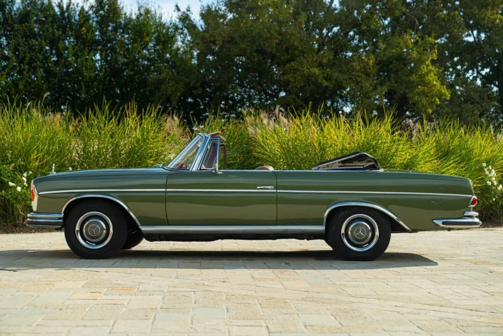 Mercedes-Benz Fintail (Heckflosse) for sale | 1964 MERCEDES-BENZ 220 SE CABRIOLET - Image 4