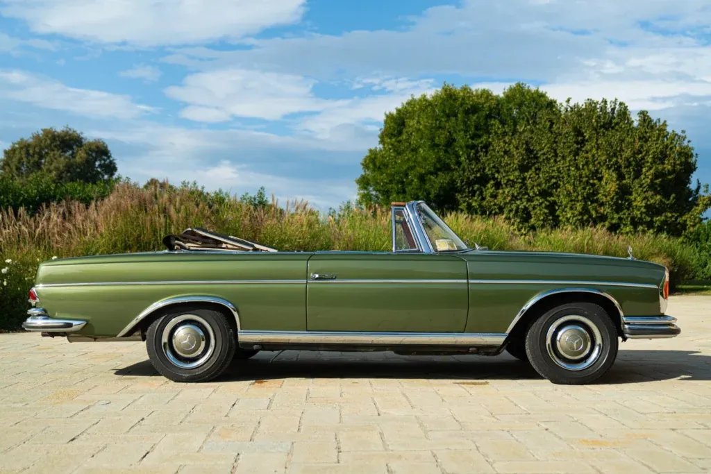 Mercedes-Benz Fintail (Heckflosse) for sale | 1964 MERCEDES-BENZ 220 SE CABRIOLET - Image 6