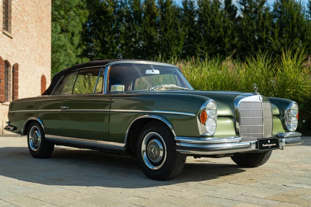 Mercedes-Benz Fintail (Heckflosse) for sale | 1964 MERCEDES-BENZ 220 SE CABRIOLET - Image 2