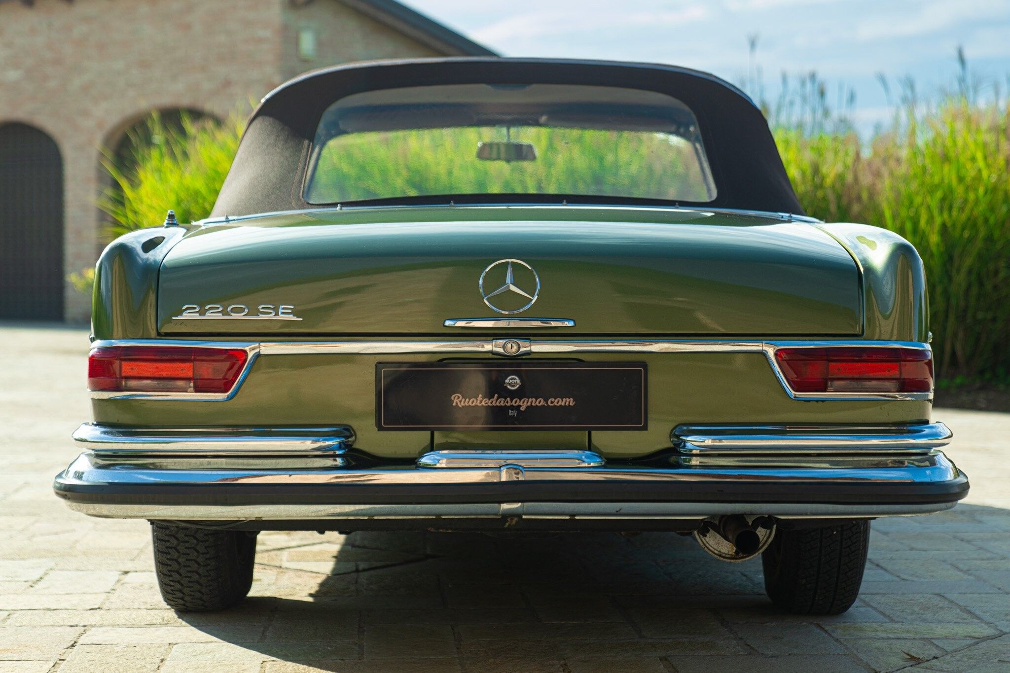 Mercedes-Benz Fintail (Heckflosse) for sale | 1964 MERCEDES-BENZ 220 SE CABRIOLET - Image 13