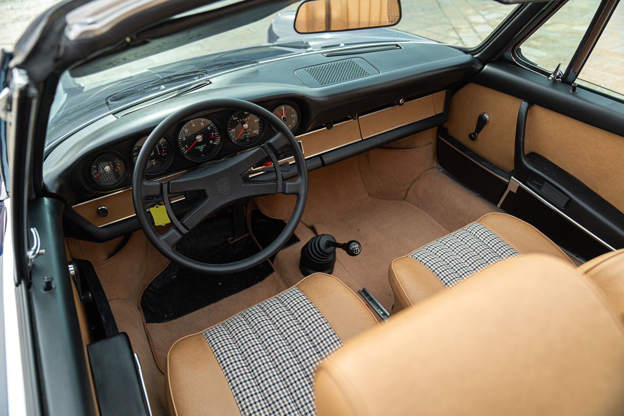Porsche 911 for sale | 1972 Porsche 911 Targa 2.4 S - Image 34