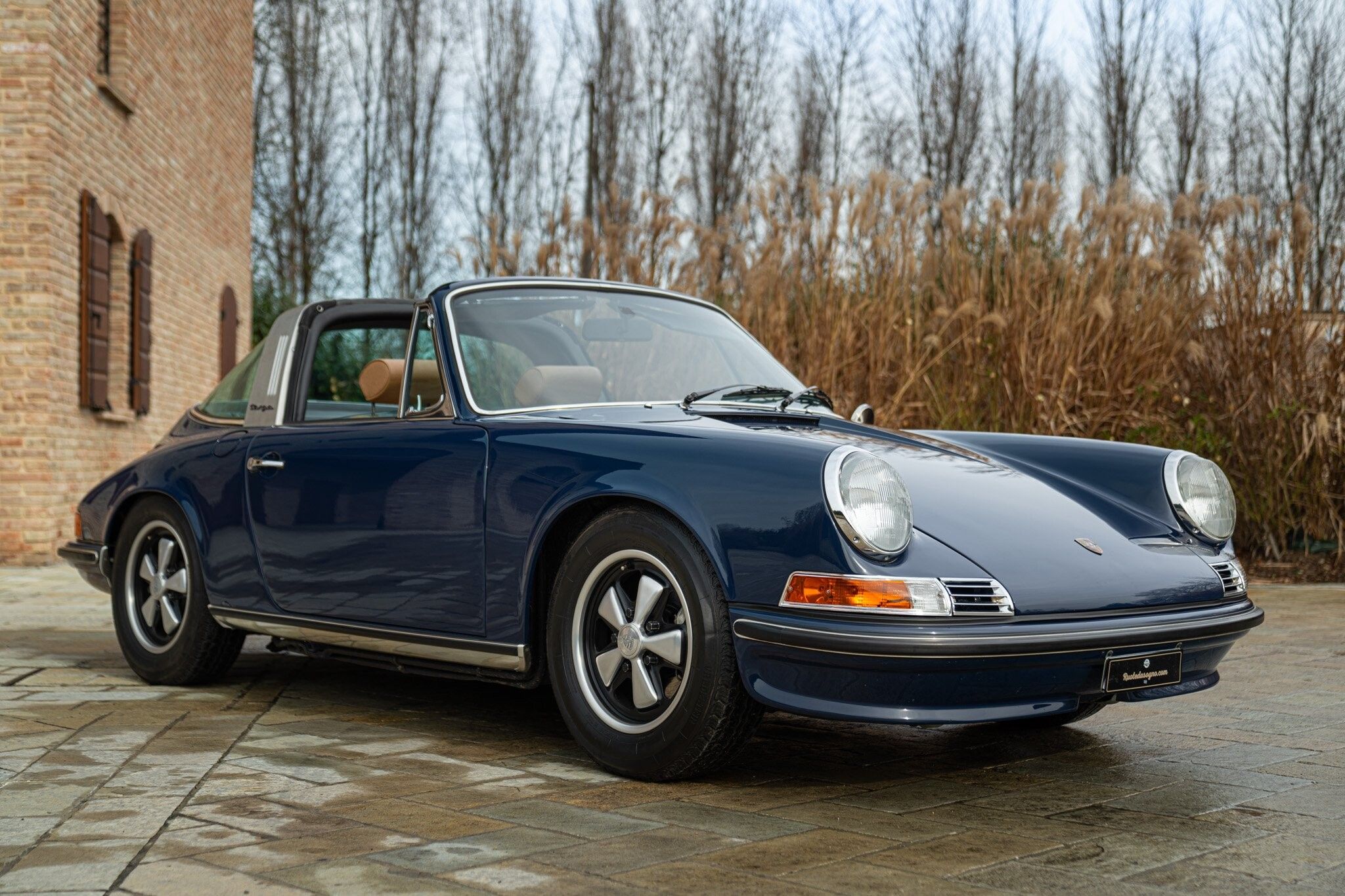 Porsche 911 for sale | 1972 Porsche 911 Targa 2.4 S - Image 2