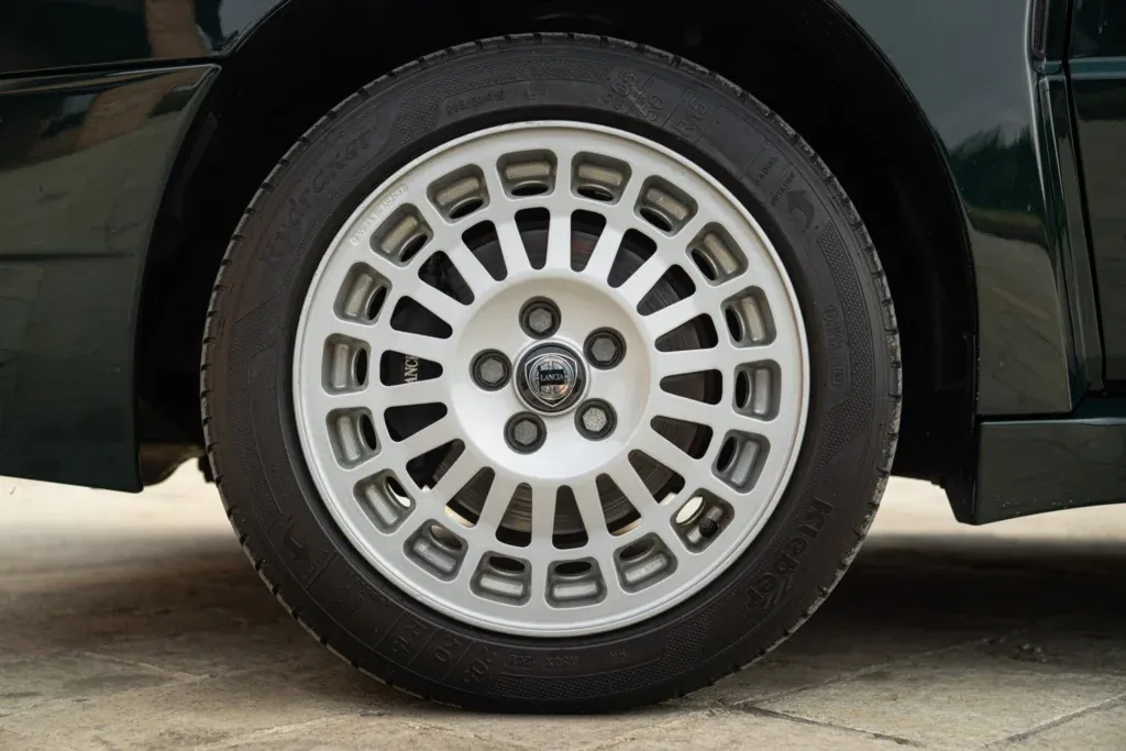 Lancia Delta for sale | 1992 LANCIA DELTA HF INTEGRALE “VERDE YORK” edizione limitata - Image 27