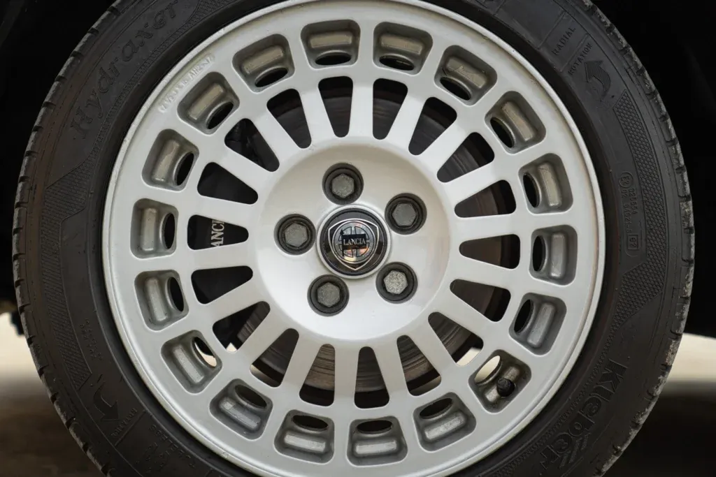 Lancia Delta for sale | 1992 LANCIA DELTA HF INTEGRALE “VERDE YORK” edizione limitata - Image 28