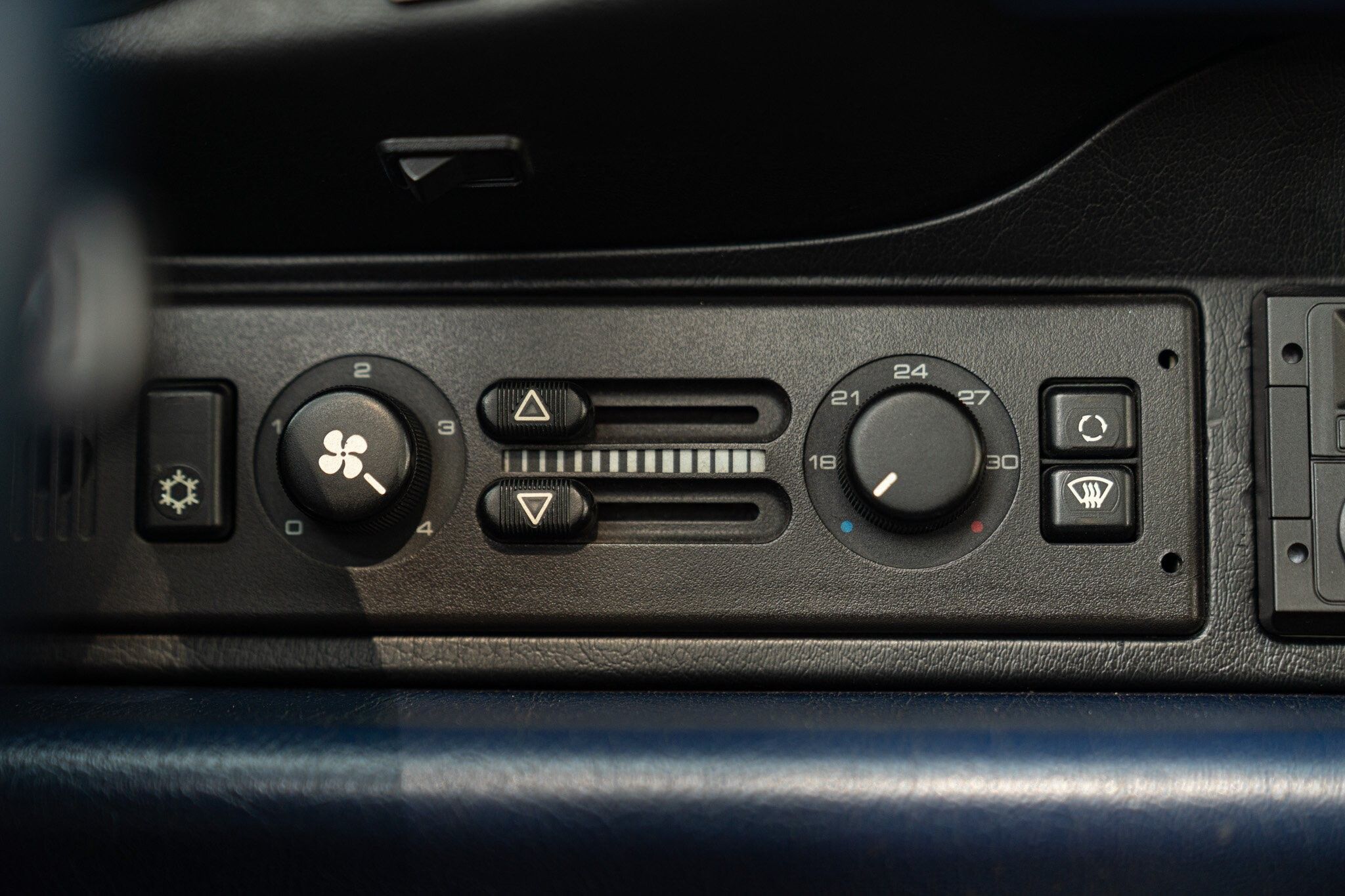 Porsche 911 for sale | 1991 PORSCHE 964 (911) CARRERA 2 CABRIOLET - Image 74