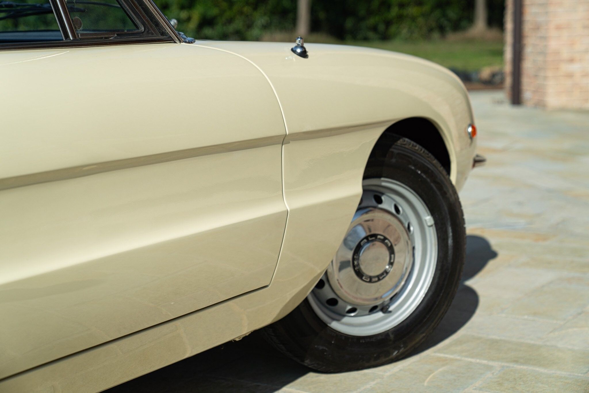 Alfa Romeo Spider (105/115) for sale | 1969 ALFA ROMEO 1750 SPIDER VELOCE “OSSO DI SEPPIA” - Image 10