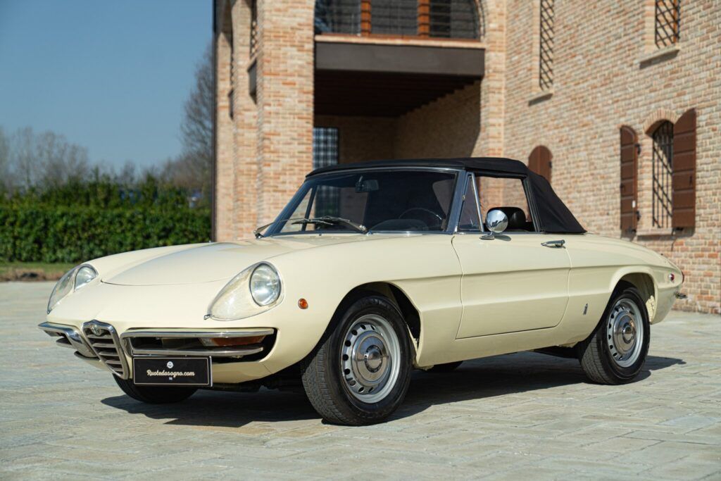 Alfa Romeo Spider (105/115) for sale | 1969 ALFA ROMEO 1750 SPIDER VELOCE OSSO DI SEPPIA