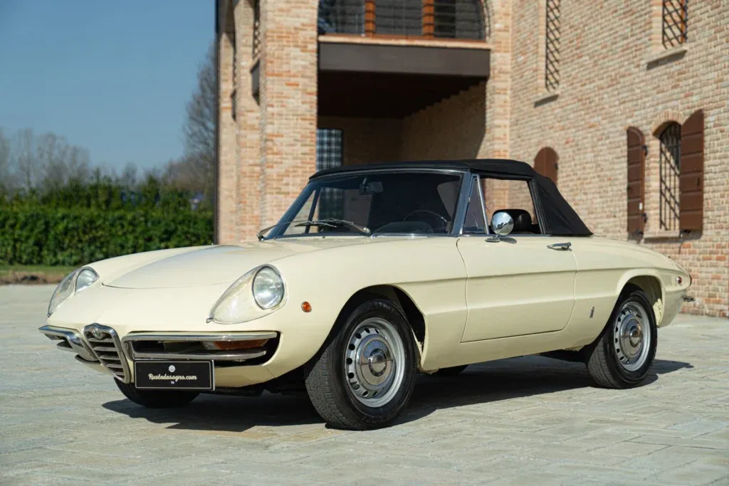 Alfa Romeo Spider (105/115) for sale | 1969 ALFA ROMEO 1750 SPIDER VELOCE “OSSO DI SEPPIA”