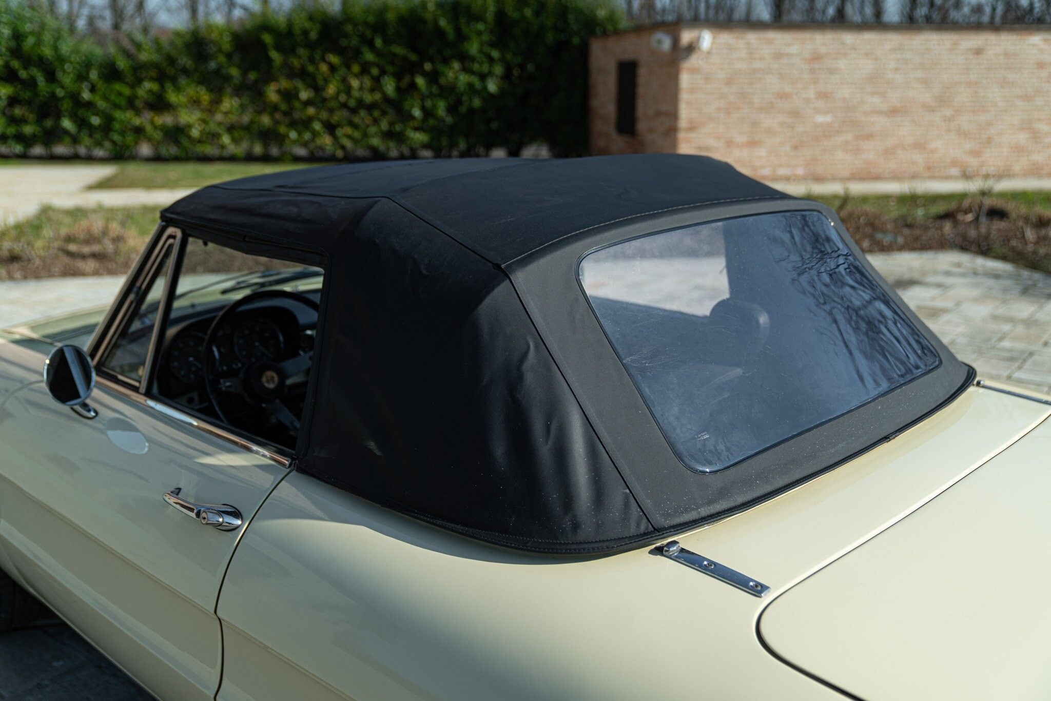 Alfa Romeo Spider (105/115) for sale | 1969 ALFA ROMEO 1750 SPIDER VELOCE “OSSO DI SEPPIA” - Image 21