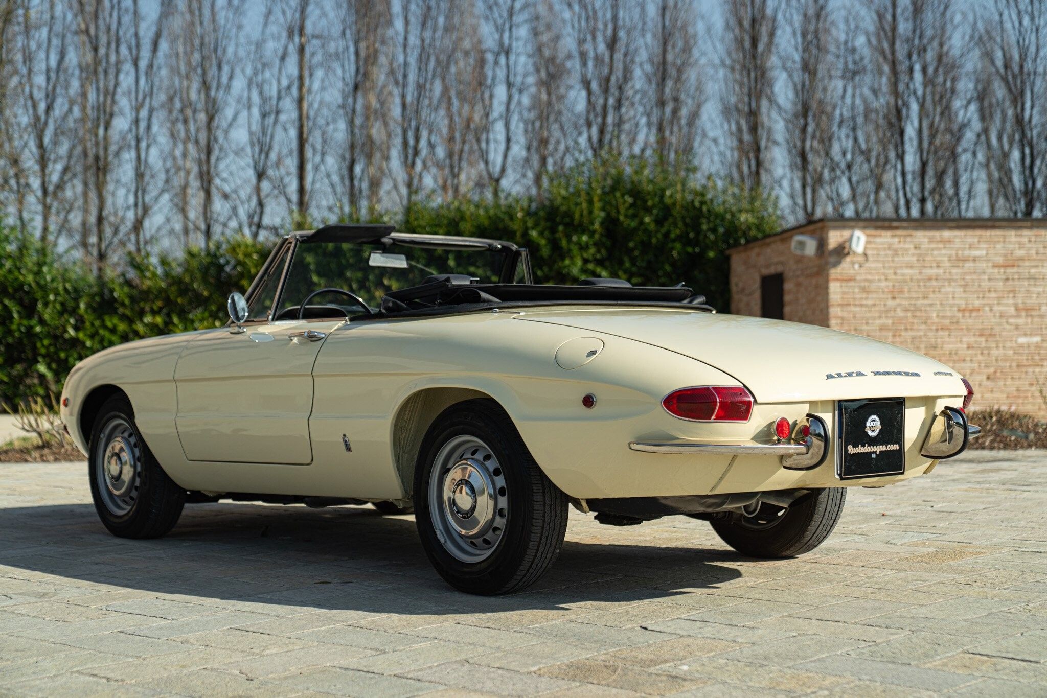 Alfa Romeo Spider (105/115) for sale | 1969 ALFA ROMEO 1750 SPIDER VELOCE “OSSO DI SEPPIA” - Image 7