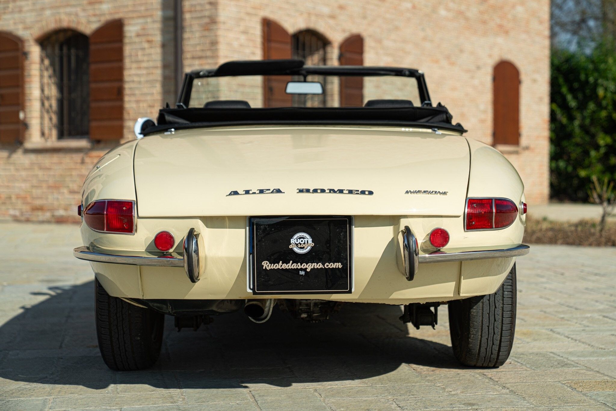 Alfa Romeo Spider (105/115) for sale | 1969 ALFA ROMEO 1750 SPIDER VELOCE “OSSO DI SEPPIA” - Image 8